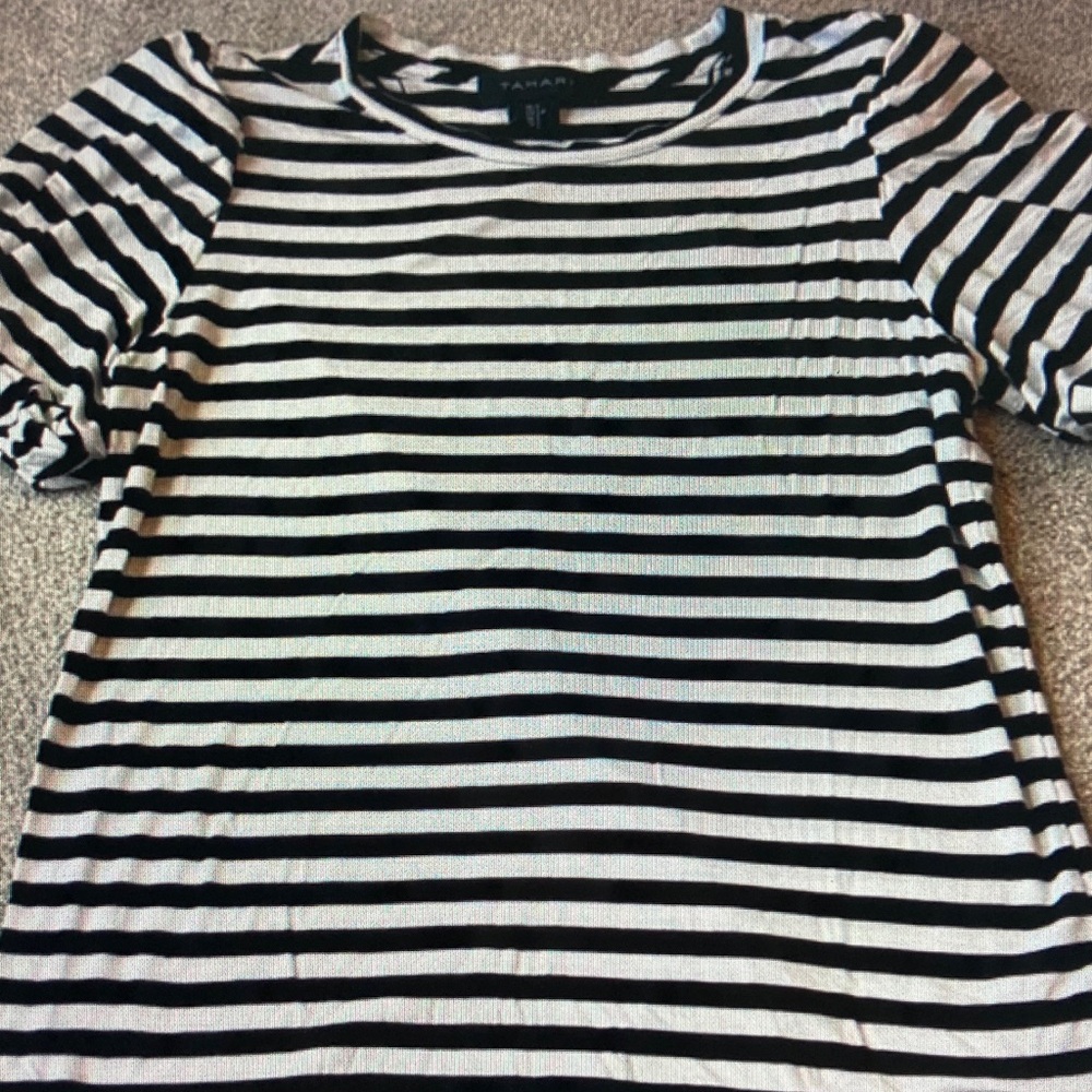 Tahari Black & White Striped Short Sleeve Tee